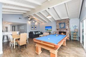 5 Bedroom Home with Pool Table steps to the Beach